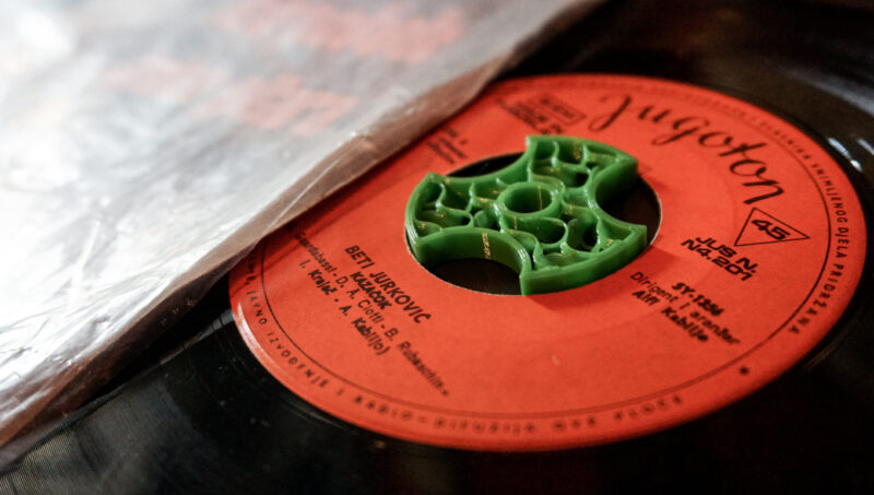 Modern-Gyroid 45 rpm record insert