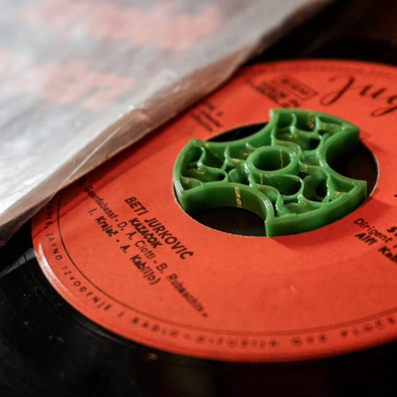 Modern-Gyroid 45 rpm record insert