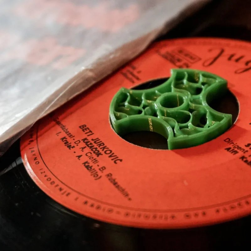 Modern-Gyroid 45 rpm record insert