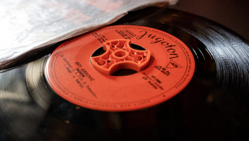 Modern-Gyroid 45 rpm record insert