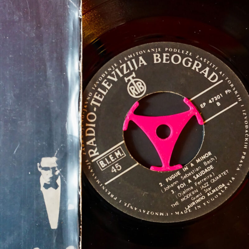 Classic 45 rpm record insert