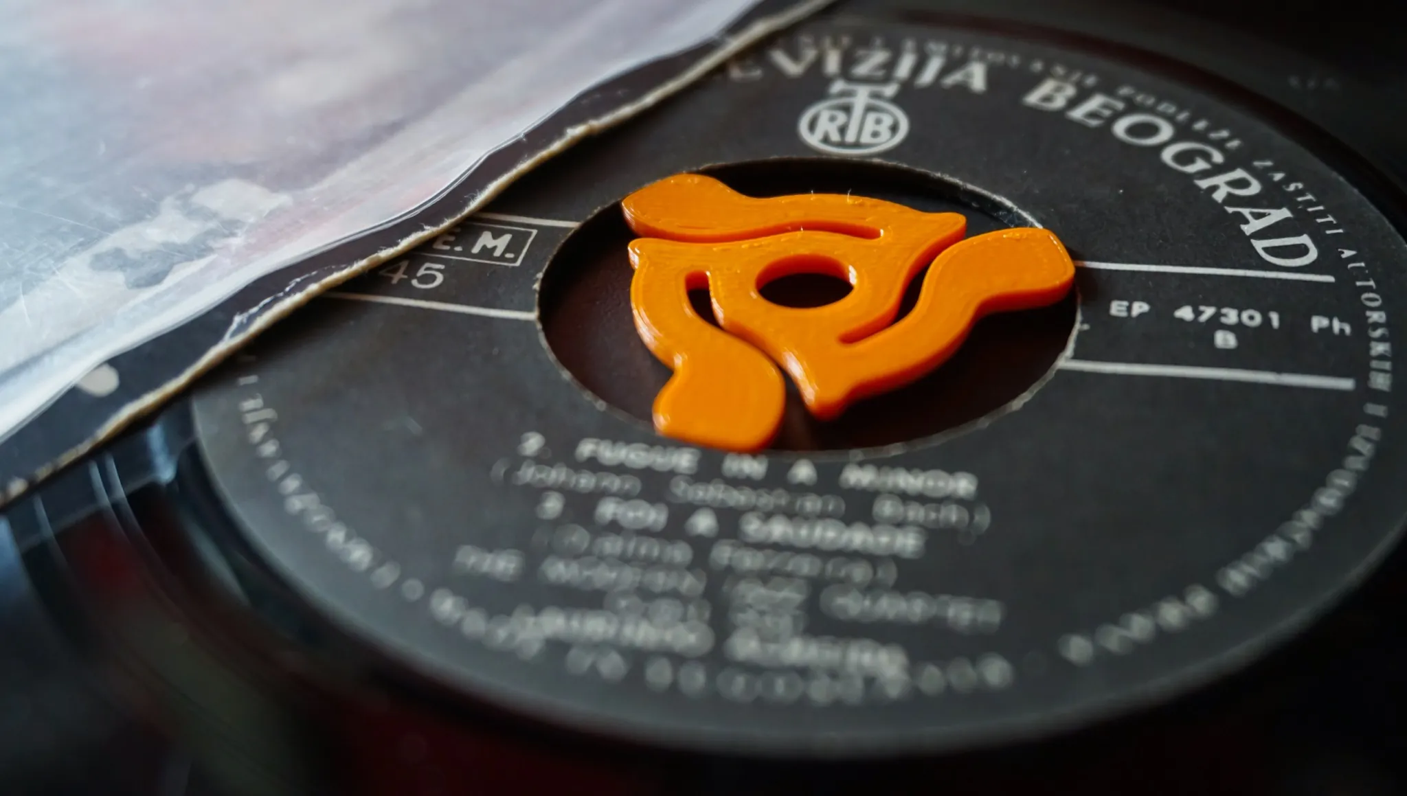 Retro 45 rpm record insert